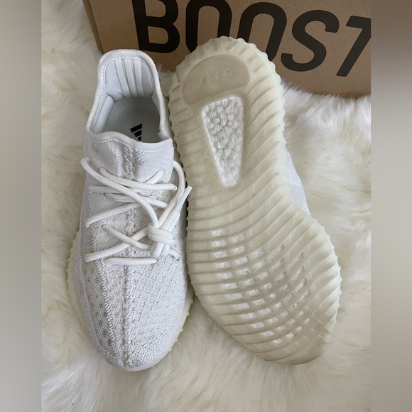 Yeezy - Picture 3 of 6